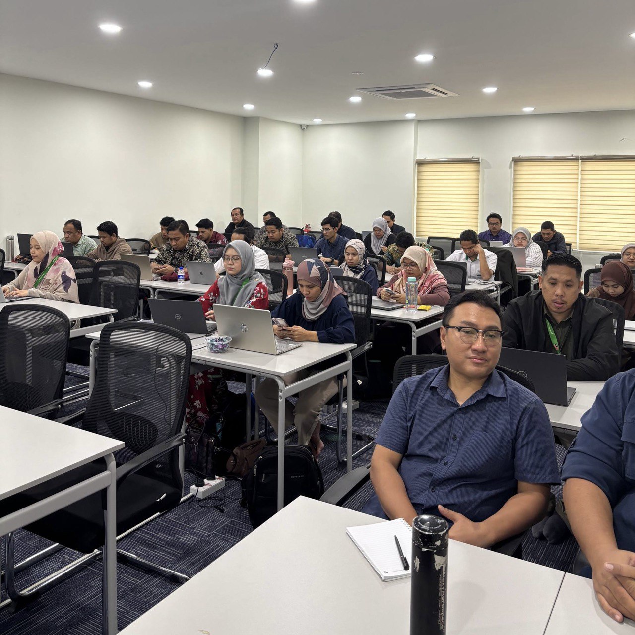 photo_6107154250799451618_y