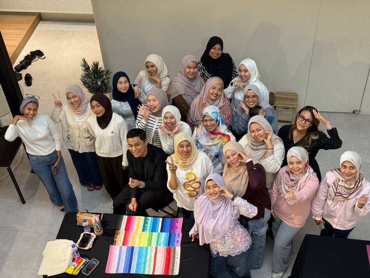 photo_6123120233376582941_y