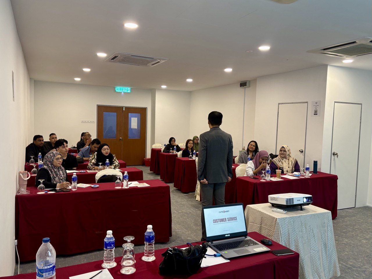 photo_6129432246163803342_y